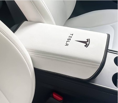 Bílý potah na loketní opěrku pro Tesla model 3 a Y